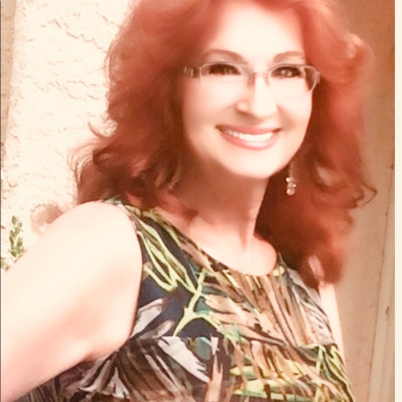 🌸🌸Meet your Posher, Sandra Lee🌸🌸💕. - Picture 2 of 16